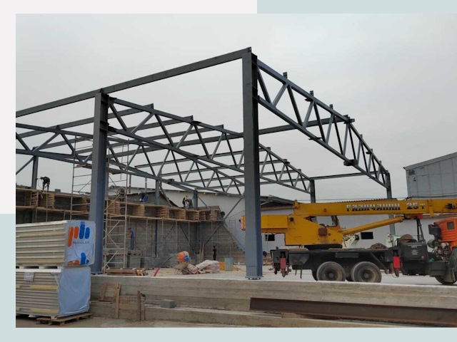 Строительство цехов в Мирном